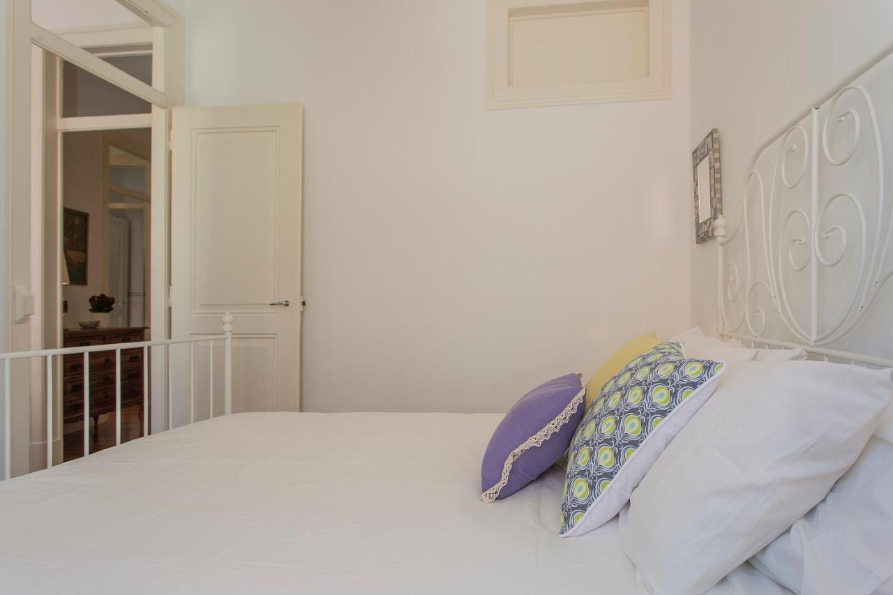 Spacious Alfama Duplex, By Timecooler Lisboa Eksteriør billede